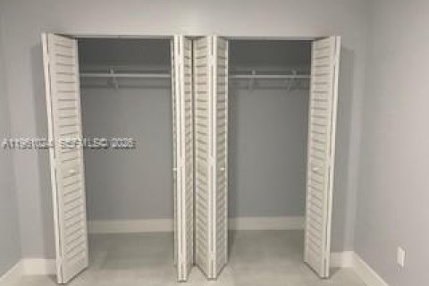 Casa en alquiler en Hialeah, Florida, 2 dormitorios, 148.36 m2 № 2021835 - foto 7