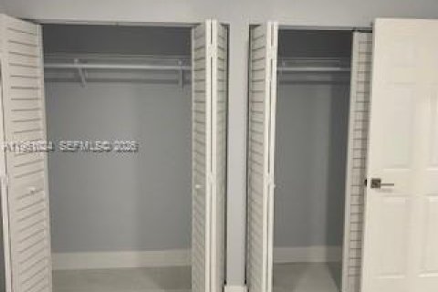 Casa en alquiler en Hialeah, Florida, 2 dormitorios, 148.36 m2 № 2021835 - foto 5