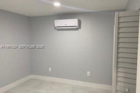 Casa en alquiler en Hialeah, Florida, 2 dormitorios, 148.36 m2 № 2021835 - foto 6