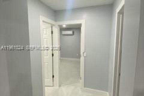 Casa en alquiler en Hialeah, Florida, 2 dormitorios, 148.36 m2 № 2021835 - foto 8
