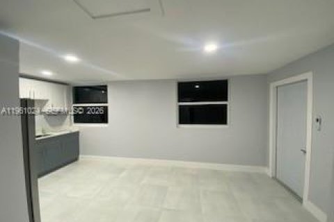 Casa en alquiler en Hialeah, Florida, 2 dormitorios, 148.36 m2 № 2021835 - foto 3