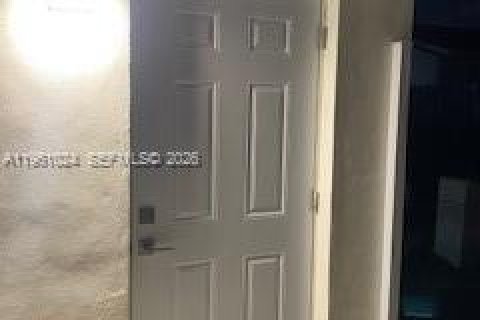 Casa en Hialeah, Florida 2 dormitorios, 148.36 m2 № 2021835