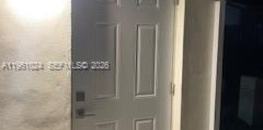 Casa en Hialeah, Florida 2 dormitorios, 148.36 m2 № 2021835