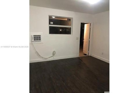 Снять в аренду виллу или дом в Майами, Флорида 2 спальни, 102.56м2, № 1957277 - фото 5