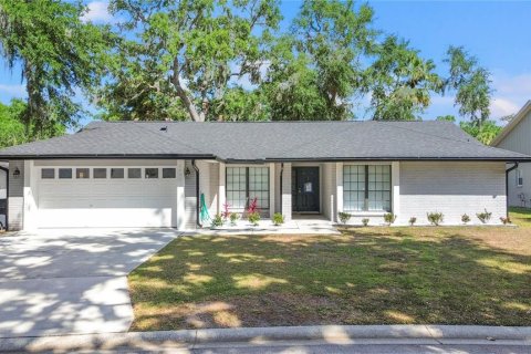 House in Lakeland, Florida 4 bedrooms, 212.65 sq.m. № 1616415 - photo 1