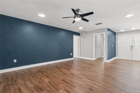 House in Lakeland, Florida 4 bedrooms, 212.65 sq.m. № 1616415 - photo 4