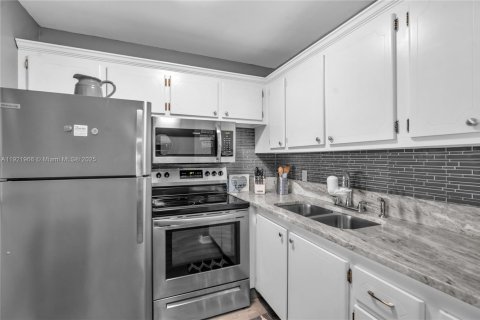 Copropriété à vendre à Deerfield Beach, Floride: 1 chambre, 55.09 m2 № 1975881 - photo 2