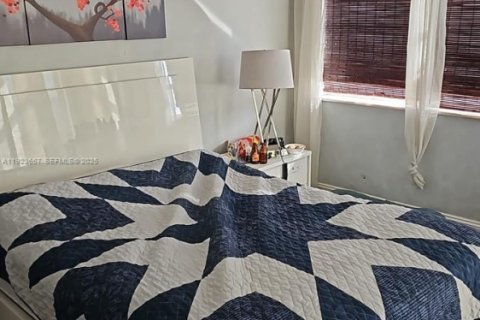 Купить кондоминиум в Майами, Флорида 2 спальни, 122.35м2, № 1983621 - фото 5