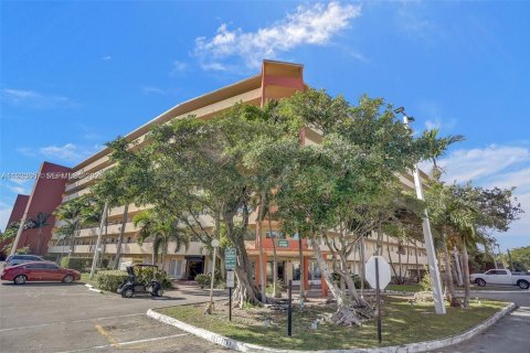 Купить кондоминиум в Майами, Флорида 2 спальни, 122.35м2, № 1983621 - фото 9