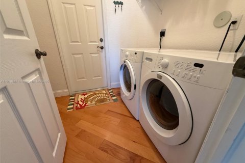 Casa en venta en Homestead, Florida, 2 dormitorios, 146.88 m2 № 1966024 - foto 11