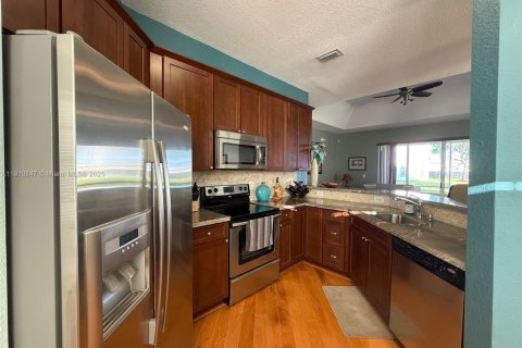 Casa en venta en Homestead, Florida, 2 dormitorios, 146.88 m2 № 1966024 - foto 2