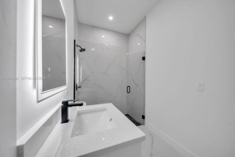 Купить виллу или дом в Лихай-Эйкерс, Флорида 3 спальни, 98.2м2, № 2045281 - фото 10