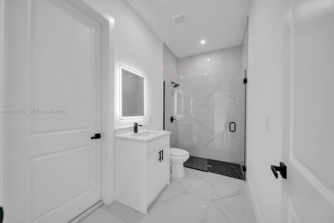 Купить виллу или дом в Лихай-Эйкерс, Флорида 3 спальни, 98.2м2, № 2045281 - фото 8