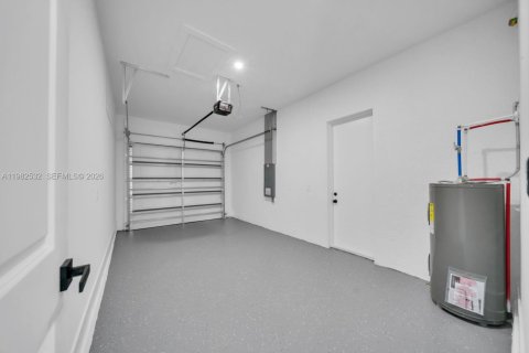 Купить виллу или дом в Лихай-Эйкерс, Флорида 3 спальни, 98.2м2, № 2045281 - фото 9