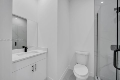 Купить виллу или дом в Лихай-Эйкерс, Флорида 3 спальни, 98.2м2, № 2045281 - фото 17