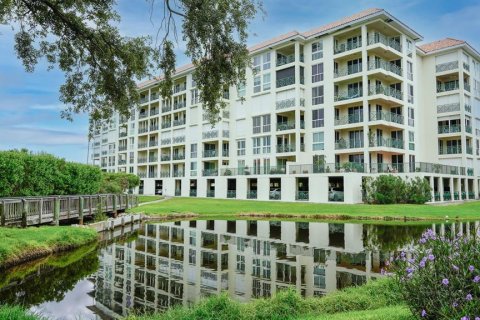 Condo in Saint Petersburg, Florida, 2 bedrooms  № 1827057 - photo 2