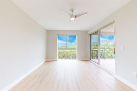 Condo in Saint Petersburg, Florida, 2 bedrooms  № 1827057 - photo 15