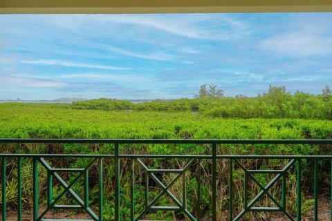 Condo in Saint Petersburg, Florida, 2 bedrooms  № 1827057 - photo 8