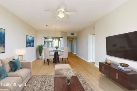 Condo in Saint Petersburg, Florida, 2 bedrooms  № 1827057 - photo 10