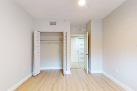 Condo in Saint Petersburg, Florida, 2 bedrooms  № 1827057 - photo 25