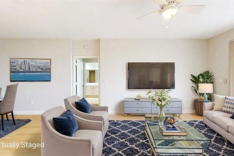 Condo in Saint Petersburg, Florida, 2 bedrooms  № 1827057 - photo 12