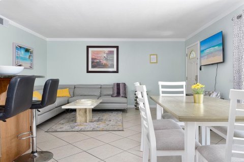 Apartment in Treasure Island, Florida 2 bedrooms, 106.84 sq.m. № 2214029 - photo 7