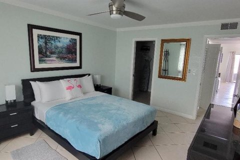 Apartment in Treasure Island, Florida 2 bedrooms, 106.84 sq.m. № 2214029 - photo 10