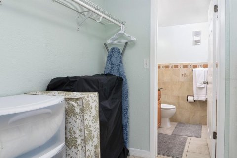 Apartment in Treasure Island, Florida 2 bedrooms, 106.84 sq.m. № 2214029 - photo 13