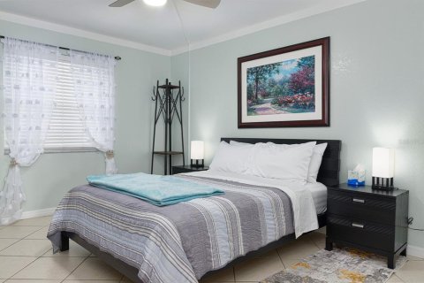 Apartment in Treasure Island, Florida 2 bedrooms, 106.84 sq.m. № 2214029 - photo 11