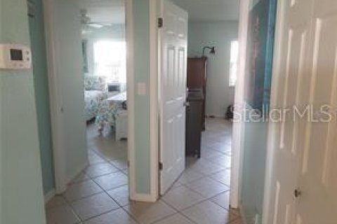 Apartment in Treasure Island, Florida 2 bedrooms, 106.84 sq.m. № 2214029 - photo 8