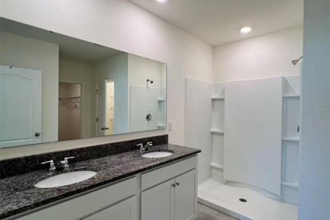 House in Apopka, Florida 4 bedrooms, 171.5 sq.m. № 1914836 - photo 13