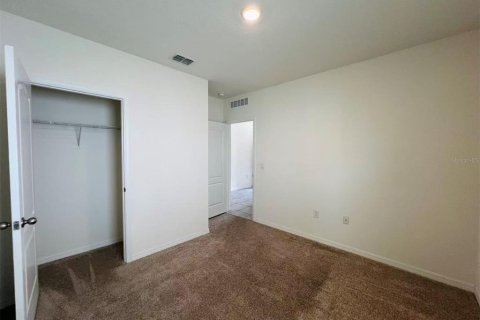 House in Apopka, Florida 4 bedrooms, 171.5 sq.m. № 1914836 - photo 18