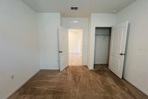 House in Apopka, Florida 4 bedrooms, 171.5 sq.m. № 1914836 - photo 24