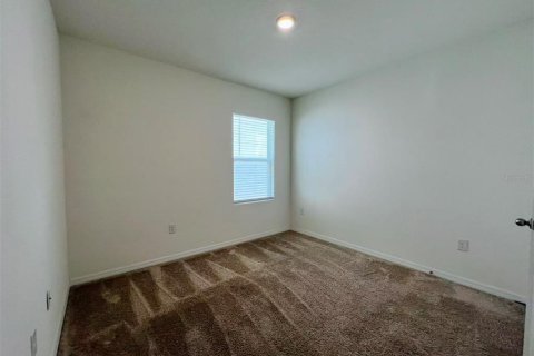 House in Apopka, Florida 4 bedrooms, 171.5 sq.m. № 1914836 - photo 21