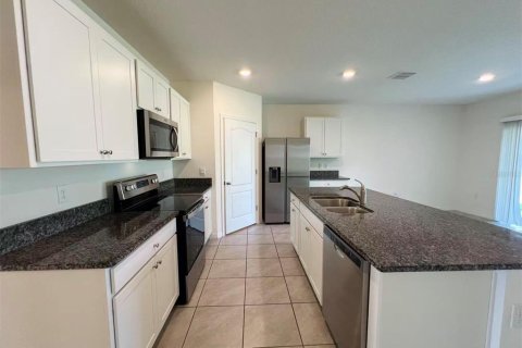 Casa en venta en Apopka, Florida, 4 dormitorios, 171.5 m2 № 1914836 - foto 6