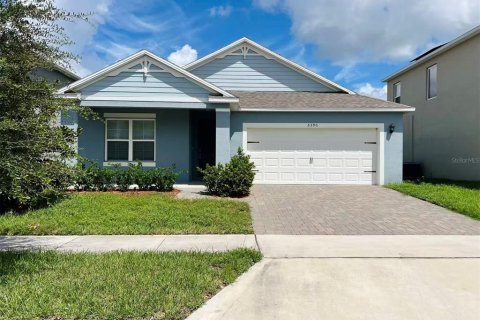 House in Apopka, Florida 4 bedrooms, 171.5 sq.m. № 1914836 - photo 1