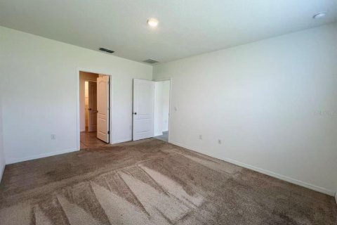 House in Apopka, Florida 4 bedrooms, 171.5 sq.m. № 1914836 - photo 11
