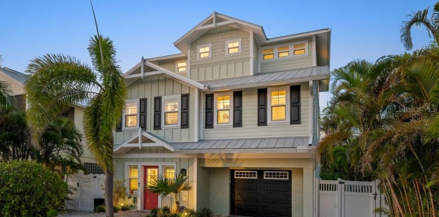 House in Anna Maria, Florida 4 bedrooms, 224.36 sq.m. № 1749629