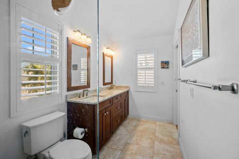 House in Anna Maria, Florida 4 bedrooms, 224.36 sq.m. № 1749629 - photo 23