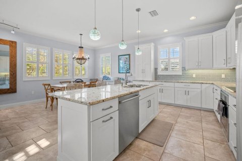 House in Anna Maria, Florida 4 bedrooms, 224.36 sq.m. № 1749629 - photo 6