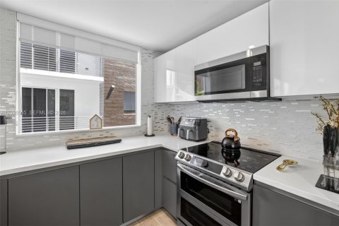 Touwnhouse à louer à Fort Lauderdale, Floride: 4 chambres, 184.69 m2 № 2243466 - photo 18