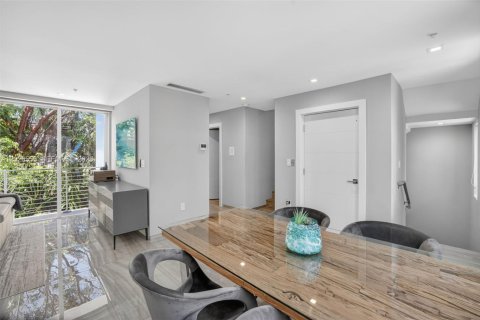 Touwnhouse à louer à Fort Lauderdale, Floride: 4 chambres, 184.69 m2 № 2243466 - photo 15