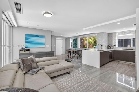 Touwnhouse à louer à Fort Lauderdale, Floride: 4 chambres, 184.69 m2 № 2243466 - photo 12