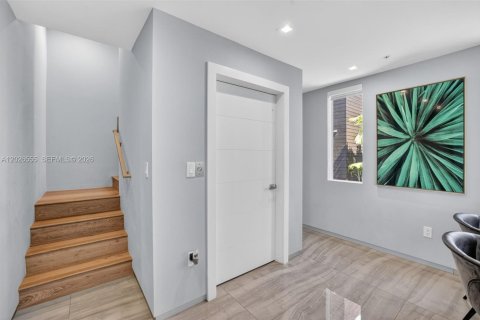 Touwnhouse à louer à Fort Lauderdale, Floride: 4 chambres, 184.69 m2 № 2243466 - photo 21