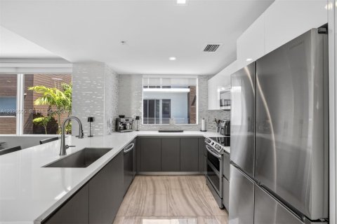 Touwnhouse à louer à Fort Lauderdale, Floride: 4 chambres, 184.69 m2 № 2243466 - photo 17