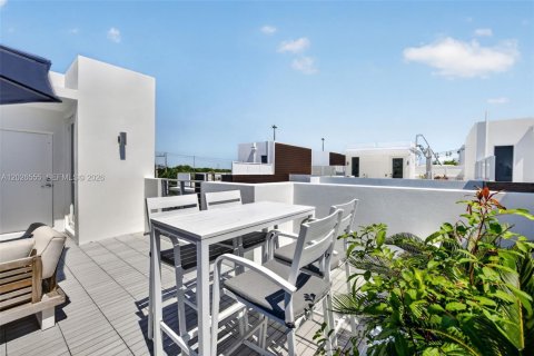 Touwnhouse à louer à Fort Lauderdale, Floride: 4 chambres, 184.69 m2 № 2243466 - photo 30