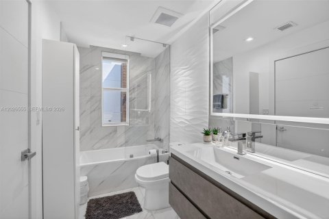 Touwnhouse à louer à Fort Lauderdale, Floride: 4 chambres, 184.69 m2 № 2243466 - photo 27
