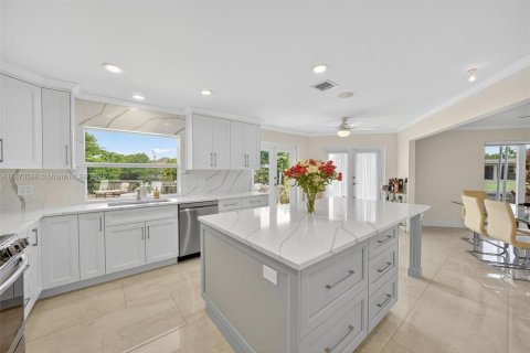 Villa ou maison à vendre à Oakland Park, Floride: 3 chambres, 233.18 m2 № 1928284 - photo 11