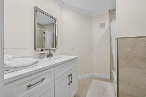 Villa ou maison à vendre à Oakland Park, Floride: 3 chambres, 233.18 m2 № 1928284 - photo 25