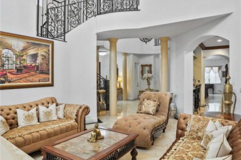 Купить виллу или дом в Катлер-Бей, Флорида 5 спален, 438.22м2, № 2152772 - фото 12